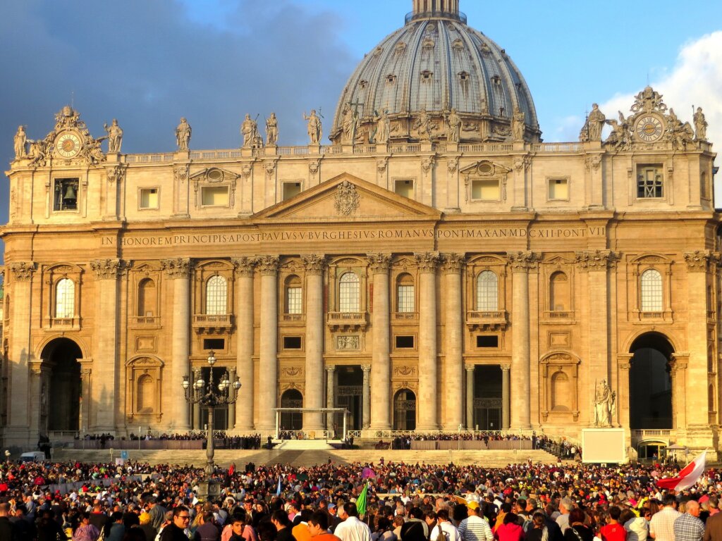 photos of st. peters basilica in rome at sunset