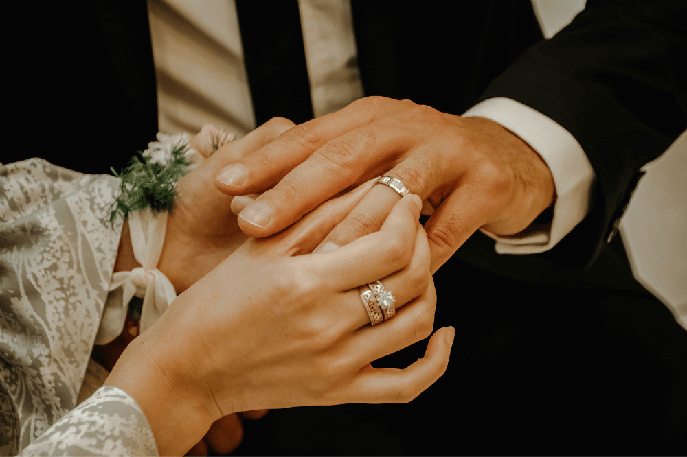 exchange-of-rings-at-wedding